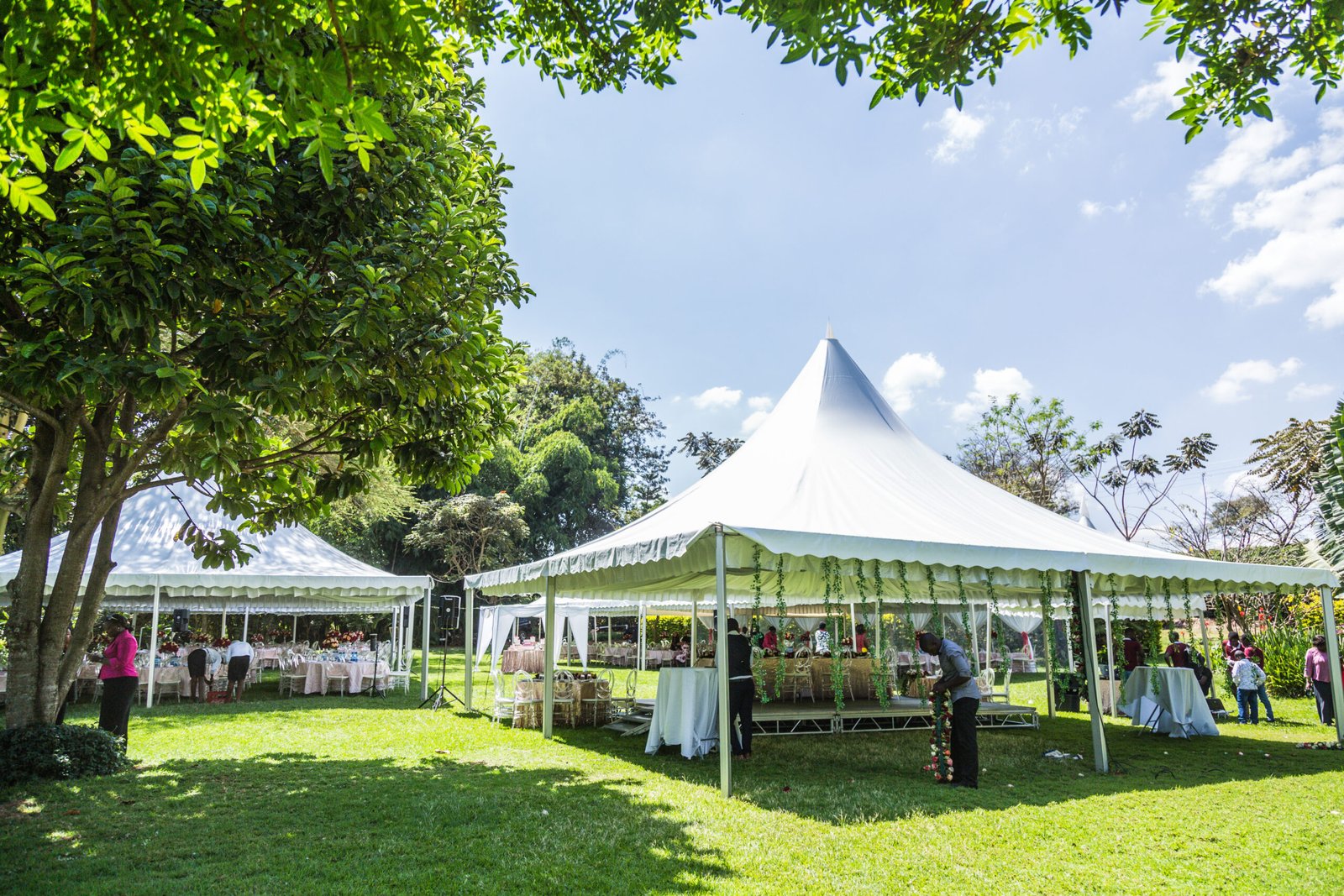 10 idées originales pour un mariage sous chapiteau inoubliable